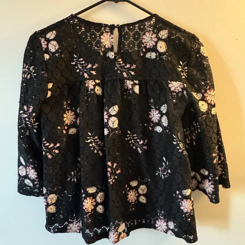 Loft Ann Taylor - Eyelet Sheer Lace Floral Print Crewneck Blouse - Picture 2 of 3